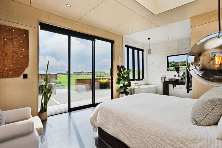 68 Sunrise Drive Seaward Bush_14