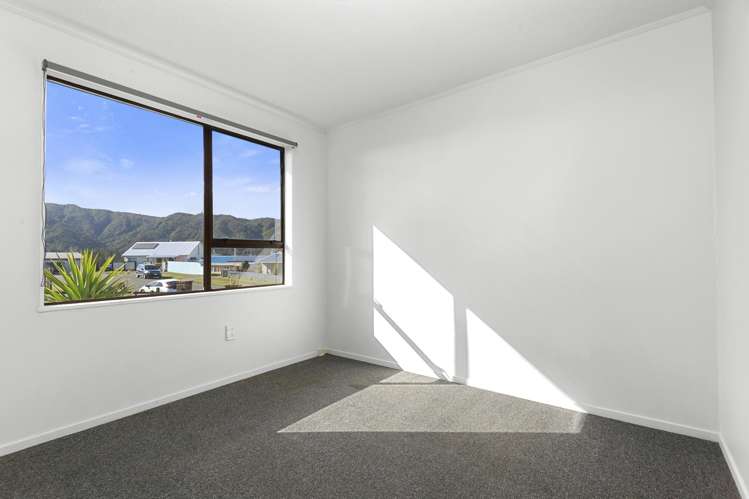 21 Newburn Grove Wainuiomata_11