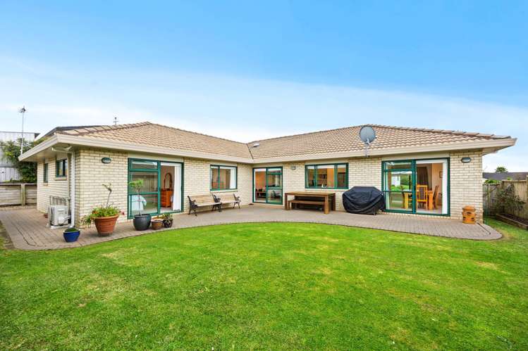 8 Amesbury Rise Henderson_26