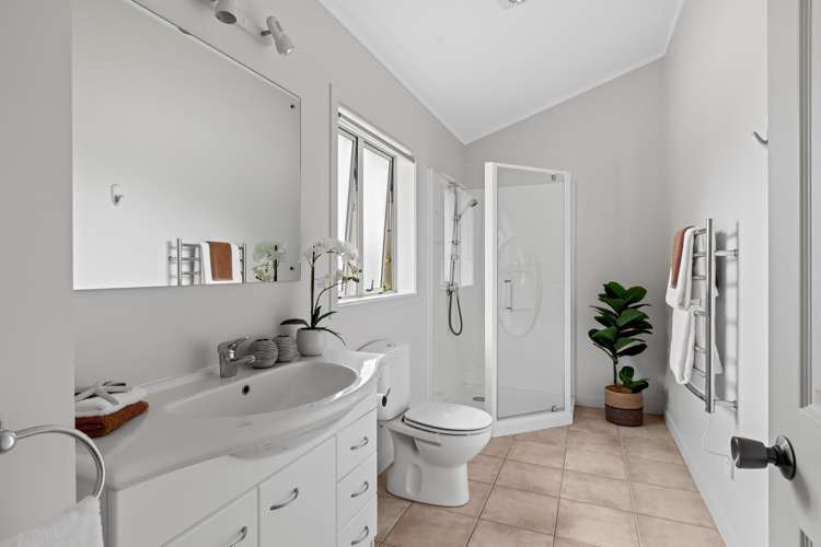 9 Lakeside Drive Orewa_15