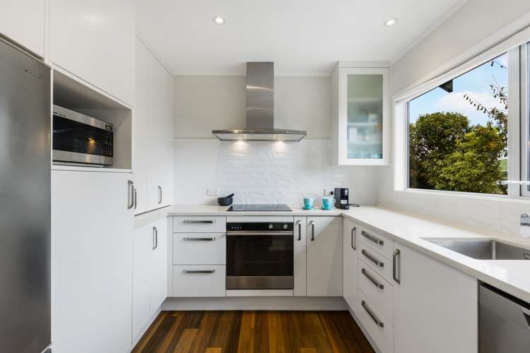 2/1 Gatman Street Birkdale_9