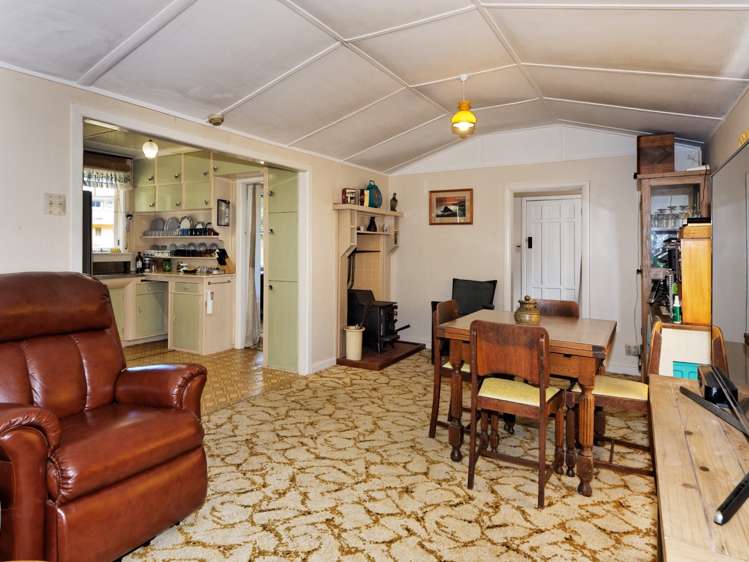 112 Garden Road Piha_6