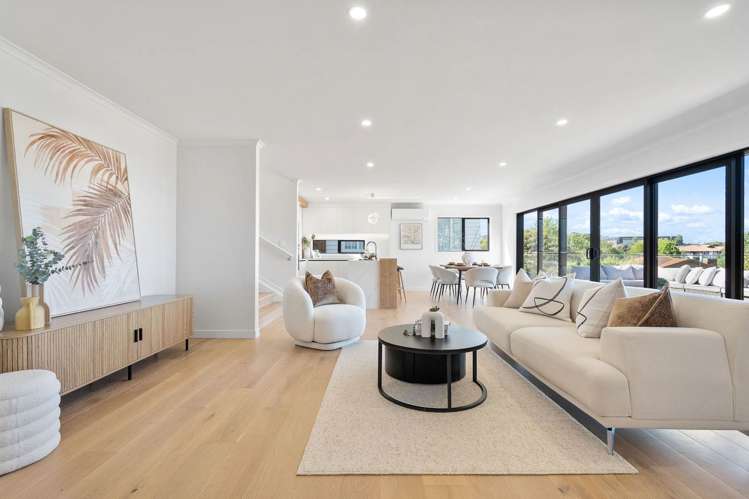 20 Baulcomb Parade Windsor Park_14