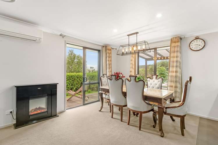 8 Ballintoy Park Drive Welcome Bay_5