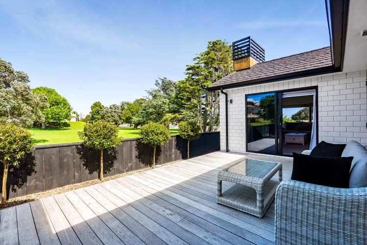 6 Francis Douglas Drive Westown_25