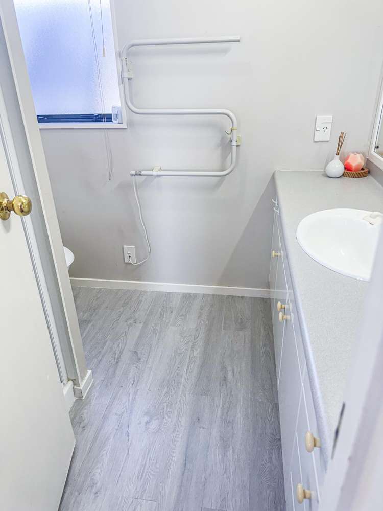 84 Churchill Drive Taradale_11