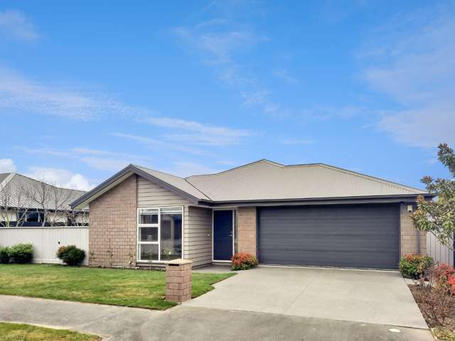 Spacious Three Bedroom Home In Wigram