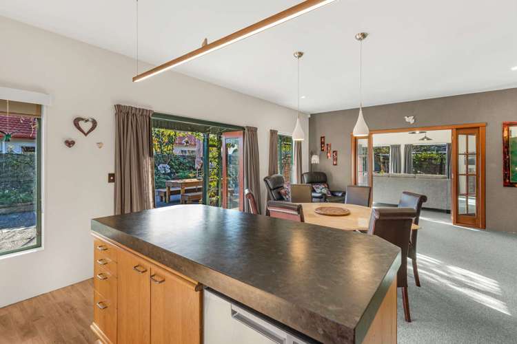 1 Strachan Way_5
