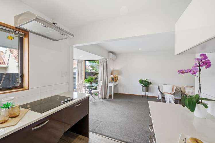 2/4 Broadbent Street Riccarton_5