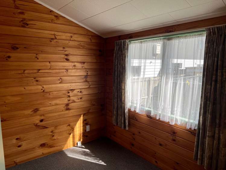 1A Clinton Avenue Te Atatu Peninsula_6