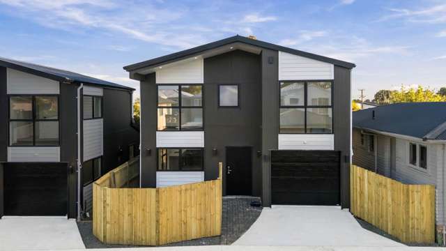 Freehold Freestanding Home – Must See!