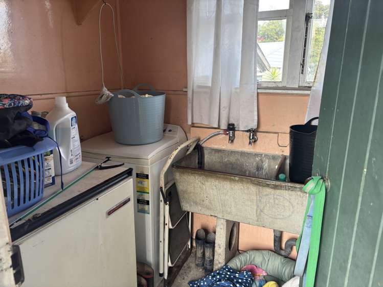 71 Clyde Crescent Roslyn_11