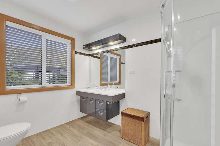 33 Valhalla Drive Richmond_13