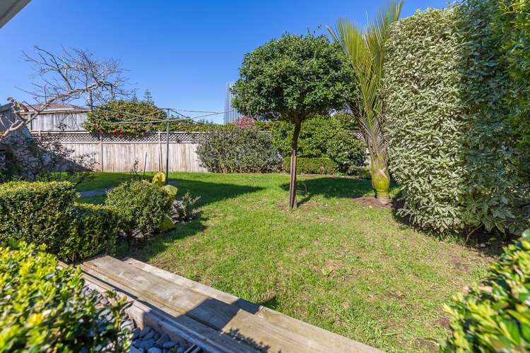 2/31 Ruawai Road Mount Wellington_1