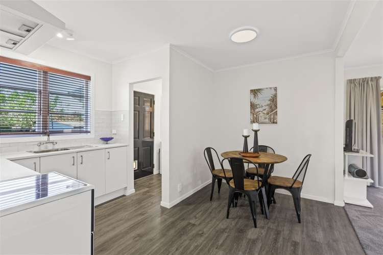 2/13 Salisbury Road Birkdale_9