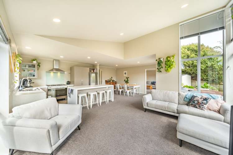 31 Te Puia Drive Aotea_11