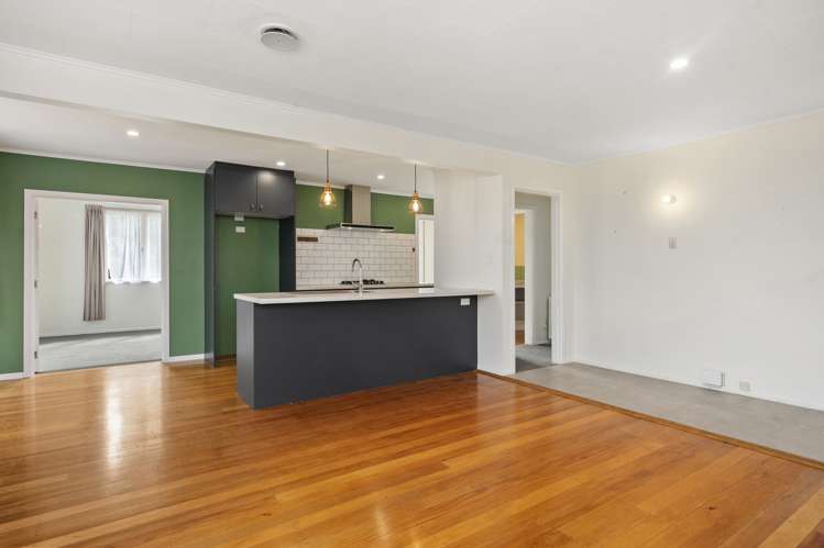 62 Basley Road Owhata_13