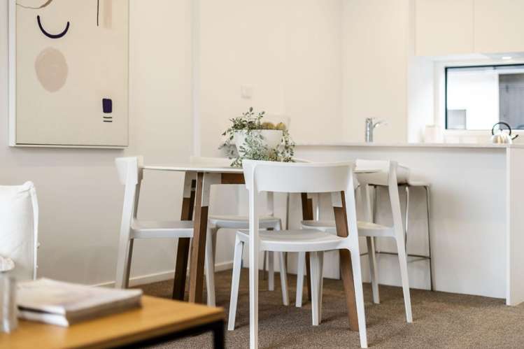 2/1 Grand View Road 1776_5