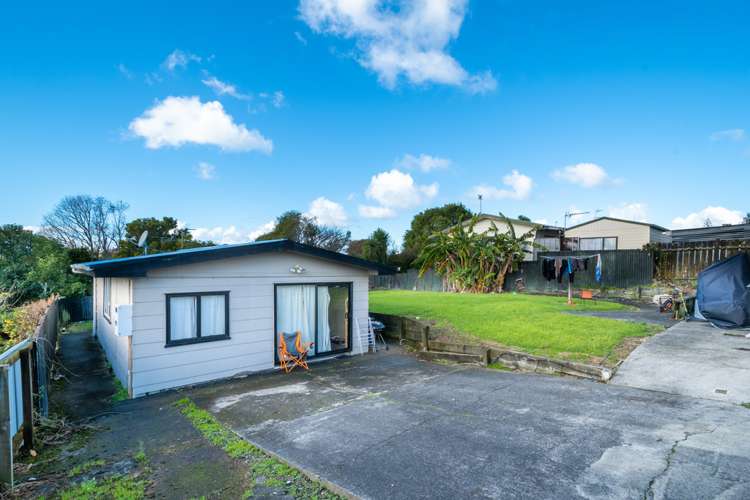 24 Neil Avenue Te Atatu Peninsula_18