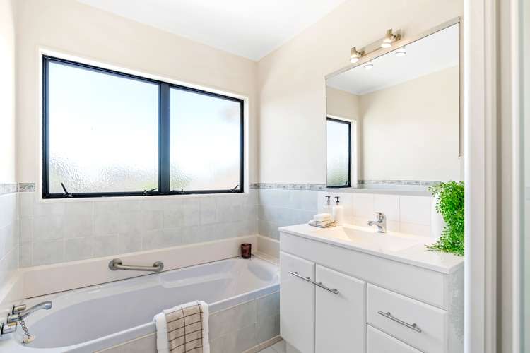 22 Settlers Grove Orewa_25