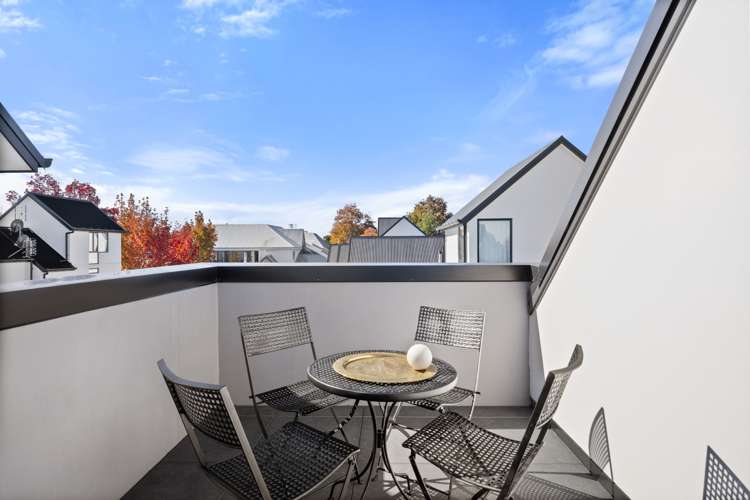 5/140 Office Road Merivale_21