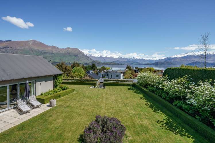 1 Briar Bank Drive Wanaka_12