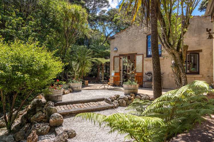 21 Te Makiri Road Onetangi_20