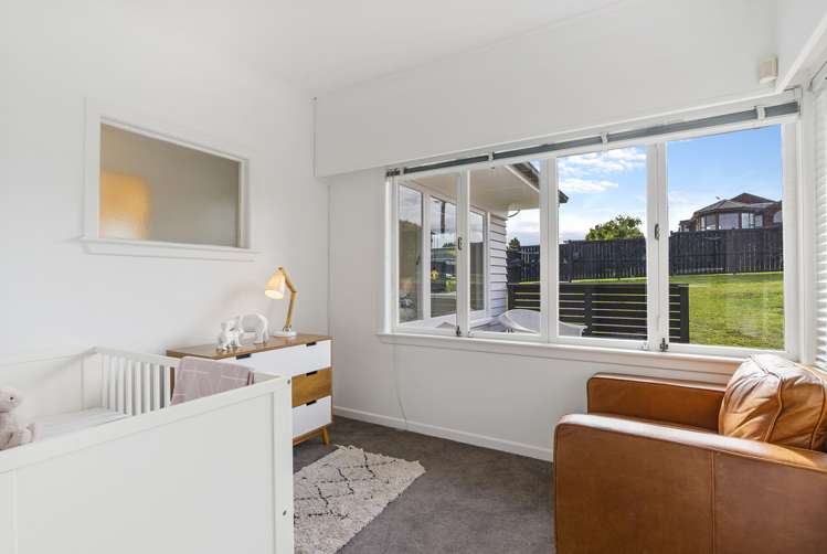 1/92 Ocean View Road Northcote_13