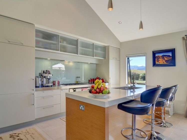 7 Reading Court Jacks Point_8