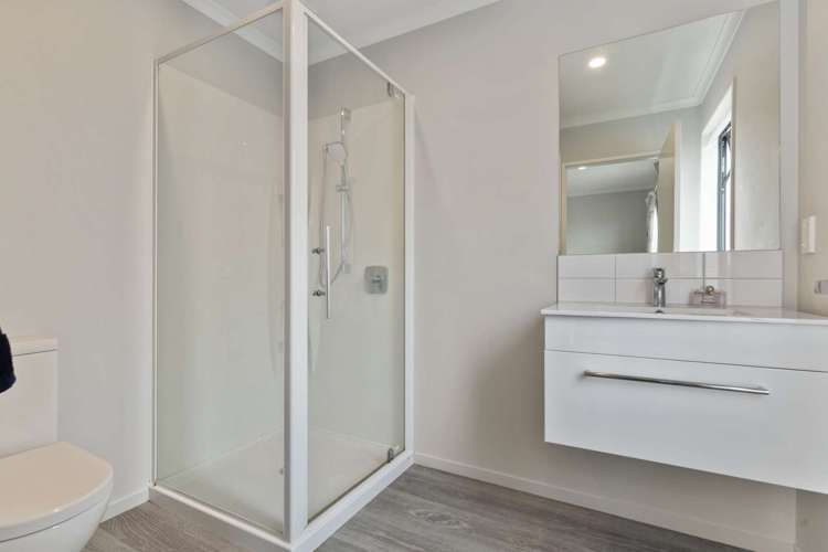 24 Tippet Crescent Wigram_15