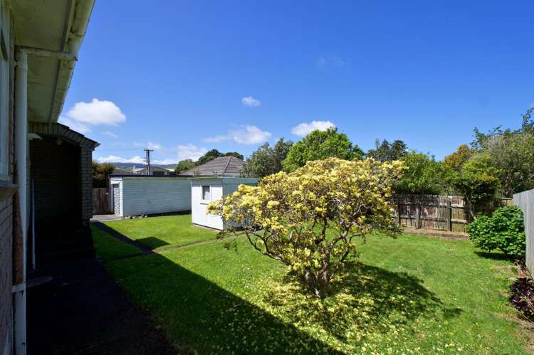 3 Greer Crescent Tawa_13