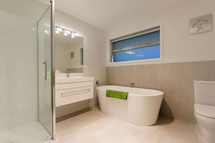 254 Ballintoy Park Drive Welcome Bay_16