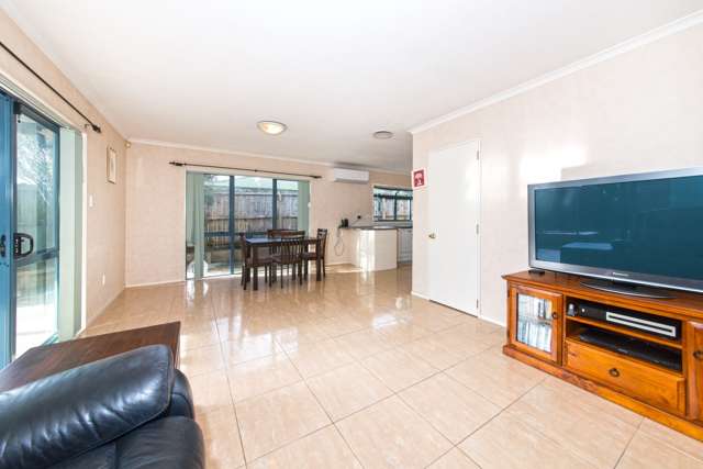 8 Gretton Court Flat Bush_4