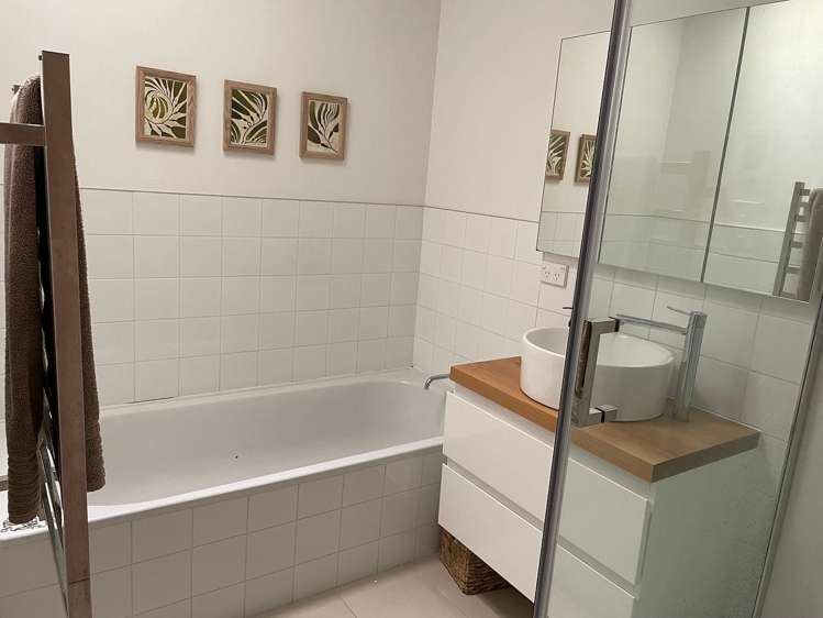 71A Percy Dyett Drive Karori_6