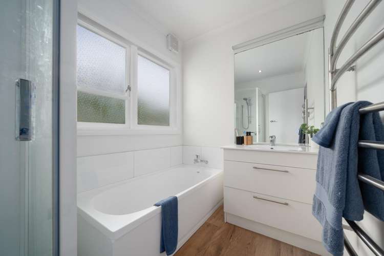 83 Helston Road Paparangi_11