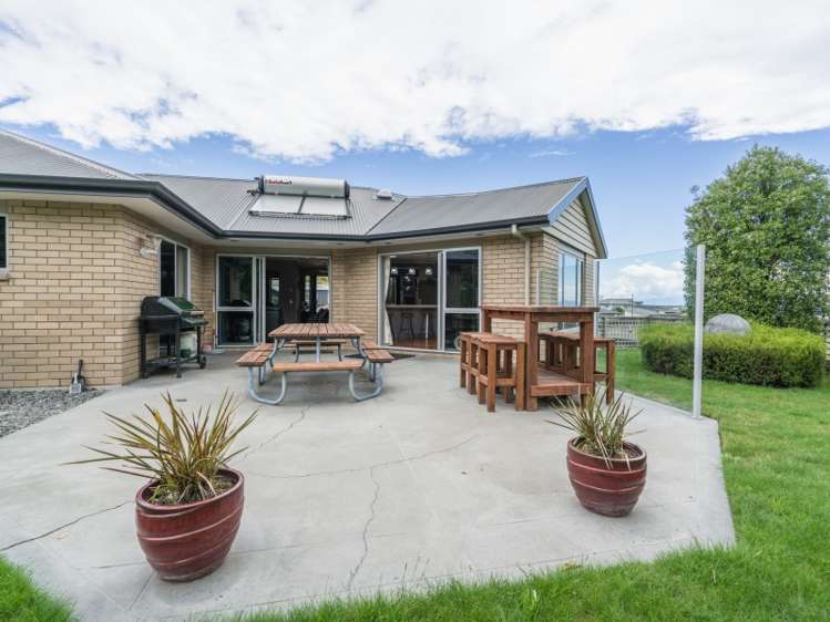 17 Coprosma Crescent Waipahihi_16