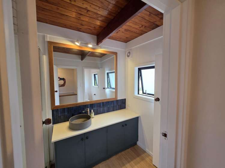 10744 State Highway 35 Waihau Bay_14