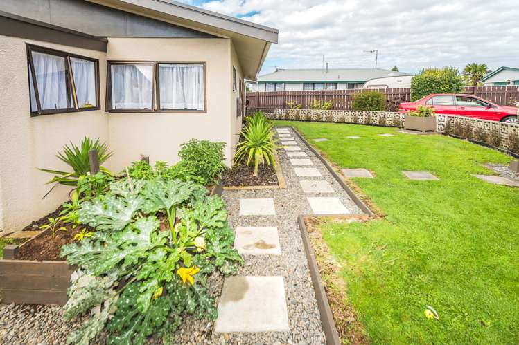 10b Essex Place Springvale_1