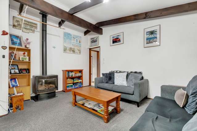 15 Henare Place Tihiotonga_2