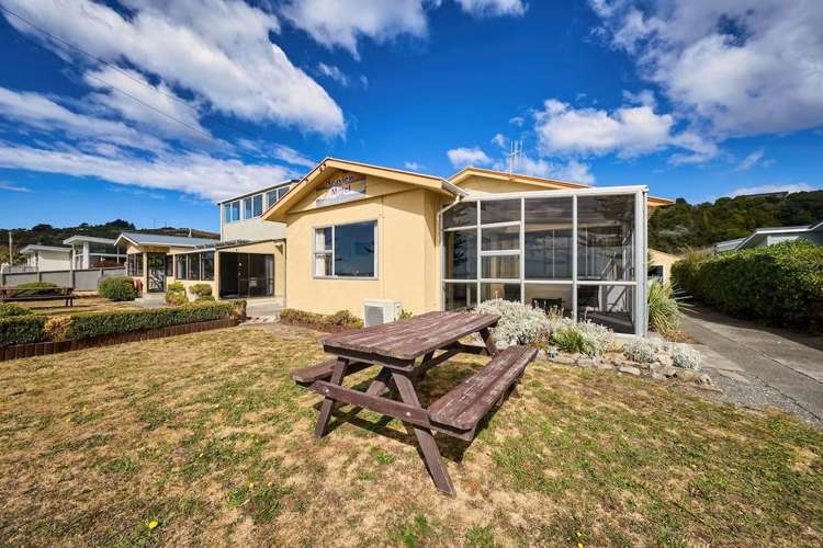 162 - 164 Esplanade Kaikoura_9