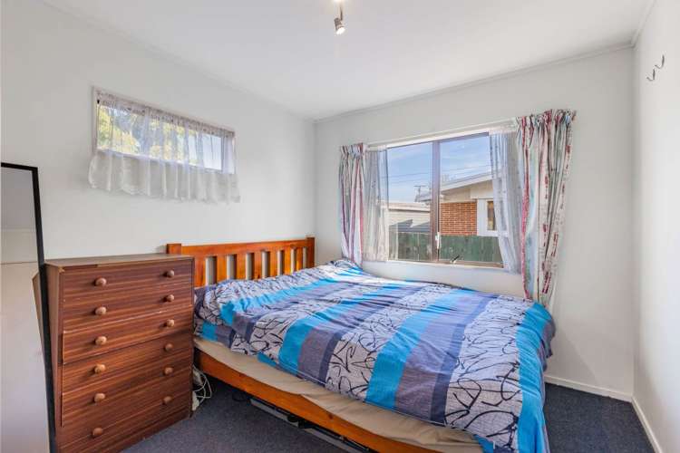 2/12 Eskdale Road Birkdale_10