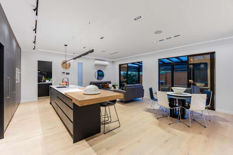 7 Headsail Drive Long Bay_5