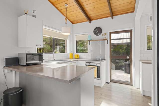 Low Maintenance, Great Location - Easy Living!