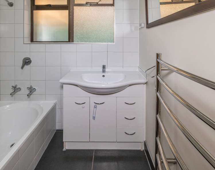 98 Main Road Luggate_11