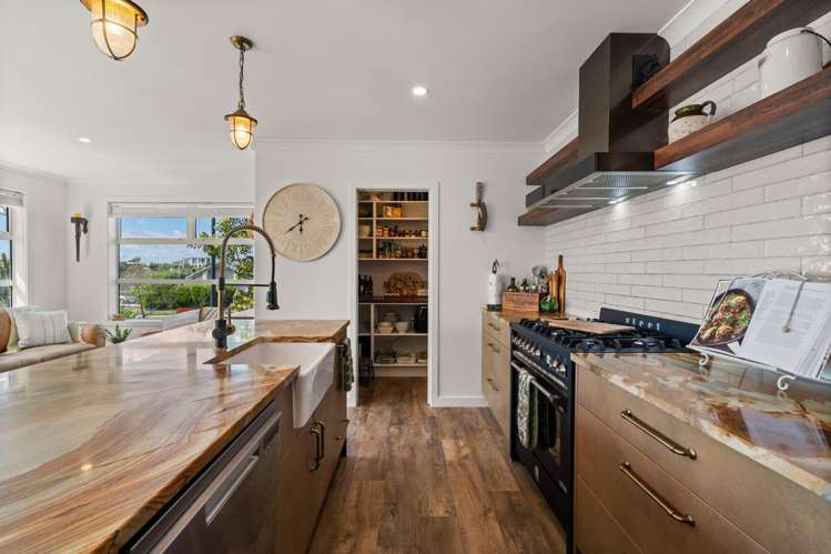 29 Lakeside Terrace_2