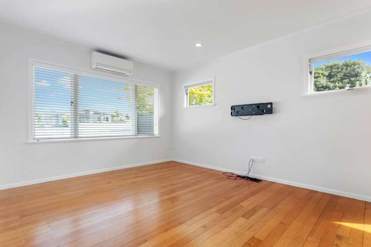 65 Gloria Avenue Te Atatu Peninsula_1