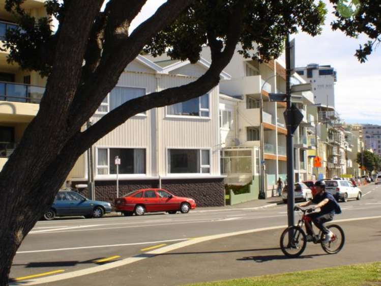 2/82 Oriental Parade Oriental Bay_13