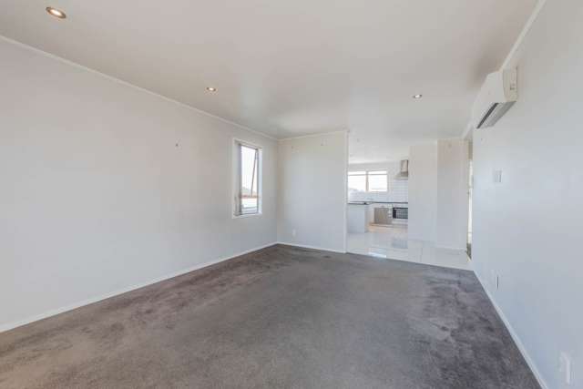 7 Catkin Crescent Papatoetoe_4