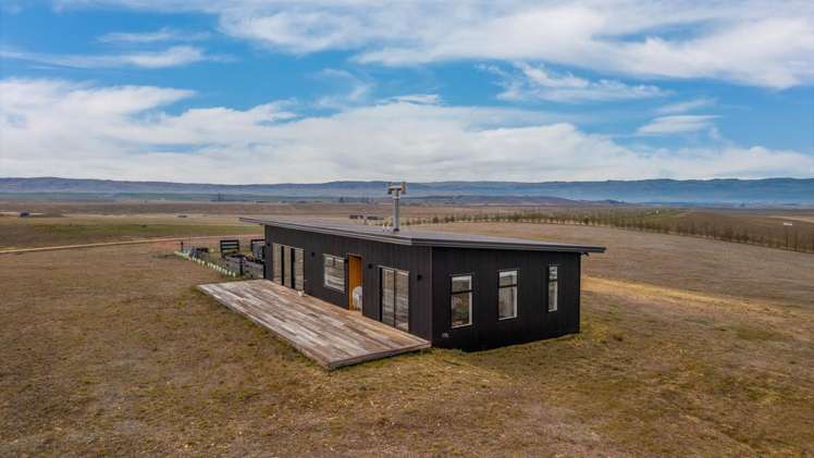 403 McArthur Road Alexandra_14