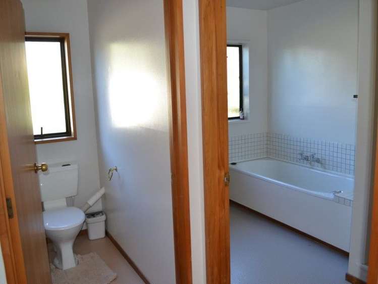 84 Broad Road Sefton_10